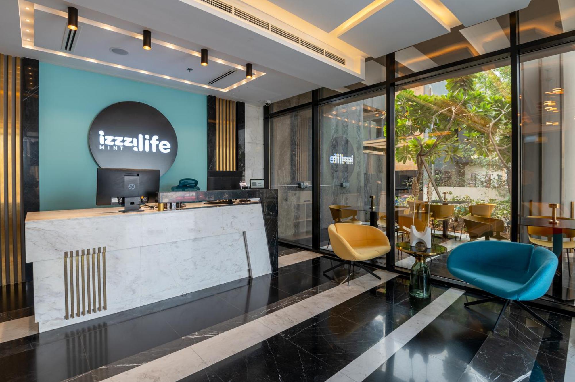Izzzi Life Mint Aparthotel ดูไบ ภายนอก รูปภาพ