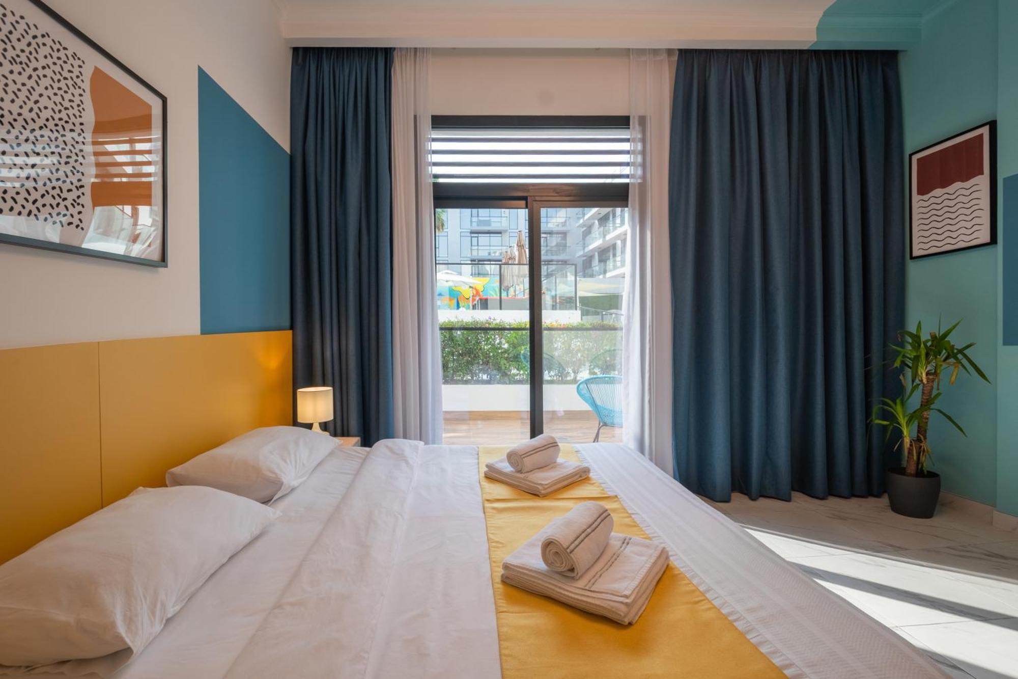 Izzzi Life Mint Aparthotel ดูไบ ภายนอก รูปภาพ