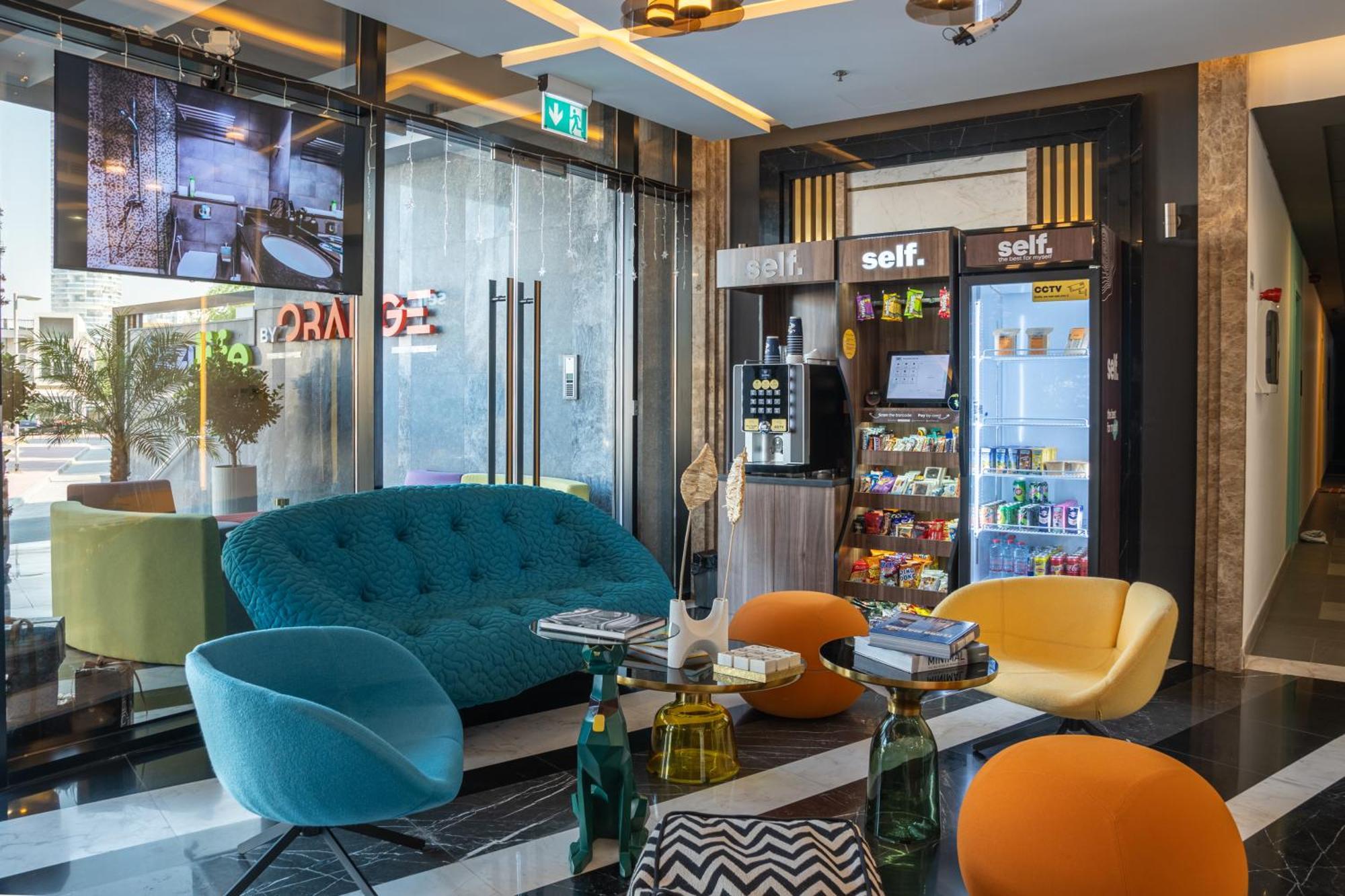 Izzzi Life Mint Aparthotel ดูไบ ภายนอก รูปภาพ