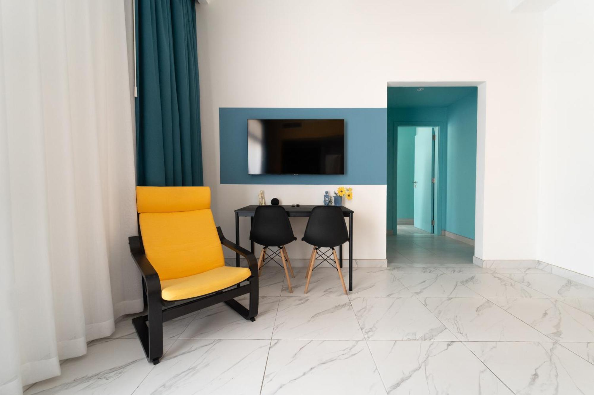 Izzzi Life Mint Aparthotel ดูไบ ภายนอก รูปภาพ