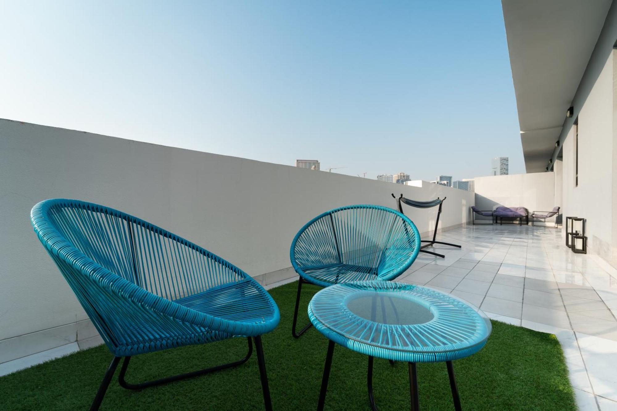 Izzzi Life Mint Aparthotel ดูไบ ภายนอก รูปภาพ