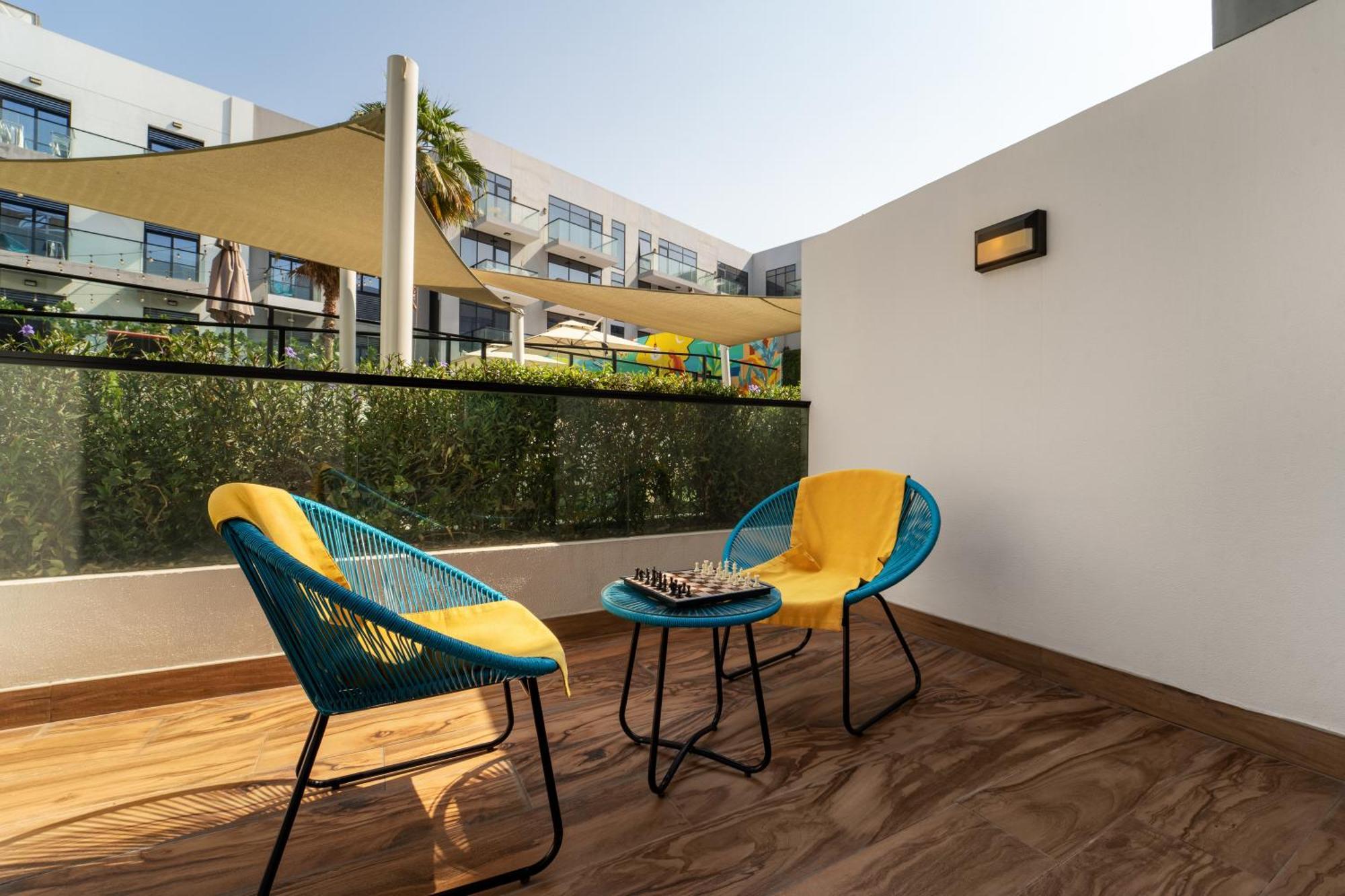 Izzzi Life Mint Aparthotel ดูไบ ภายนอก รูปภาพ