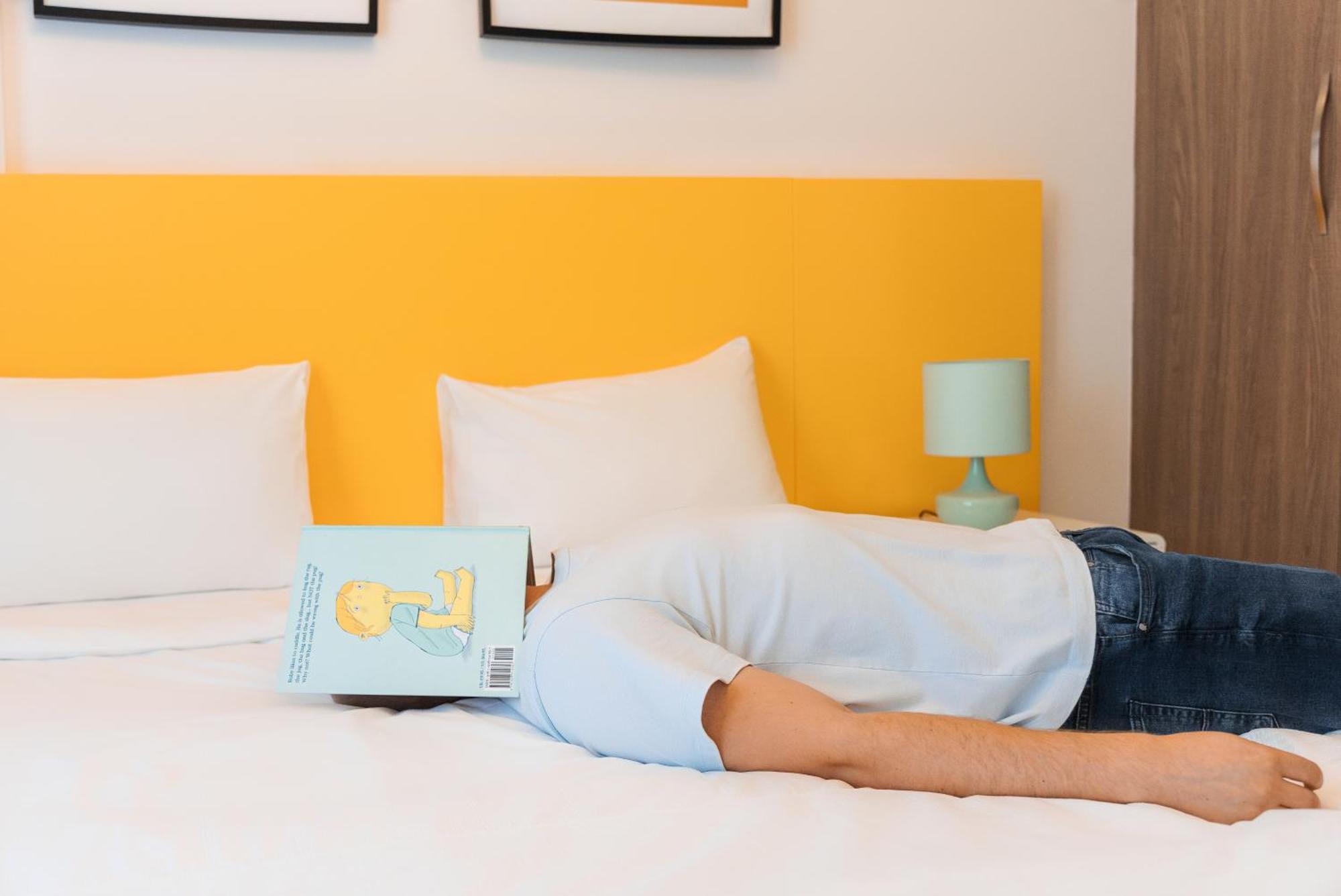 Izzzi Life Mint Aparthotel ดูไบ ภายนอก รูปภาพ