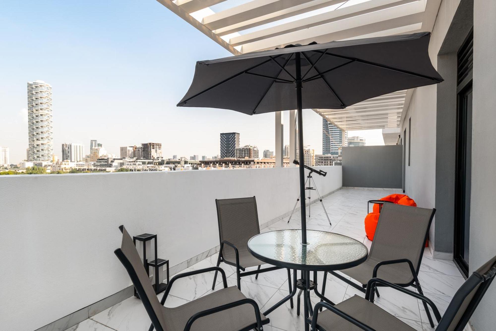 Izzzi Life Mint Aparthotel ดูไบ ภายนอก รูปภาพ