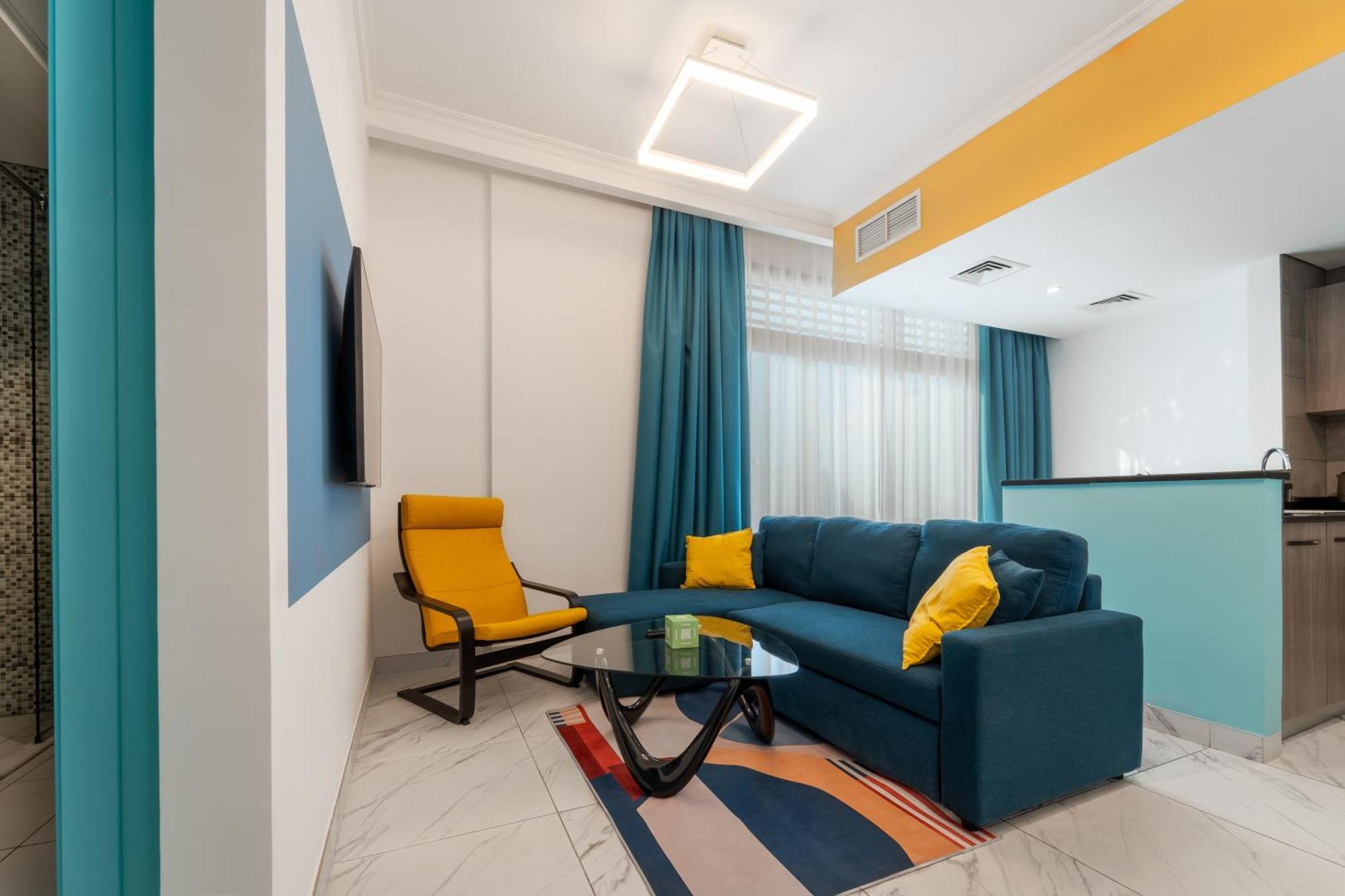 Izzzi Life Mint Aparthotel ดูไบ ภายนอก รูปภาพ