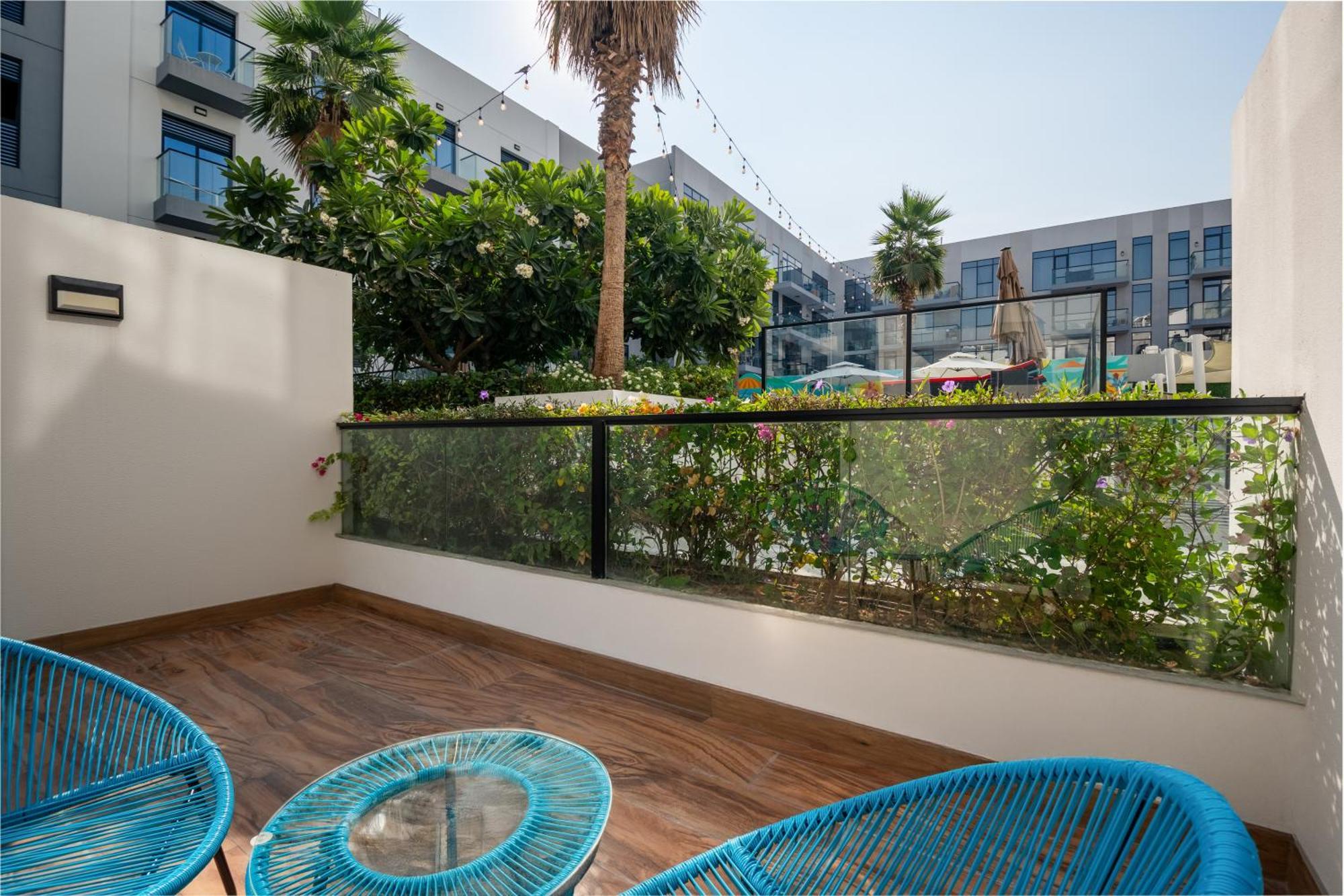 Izzzi Life Mint Aparthotel ดูไบ ภายนอก รูปภาพ