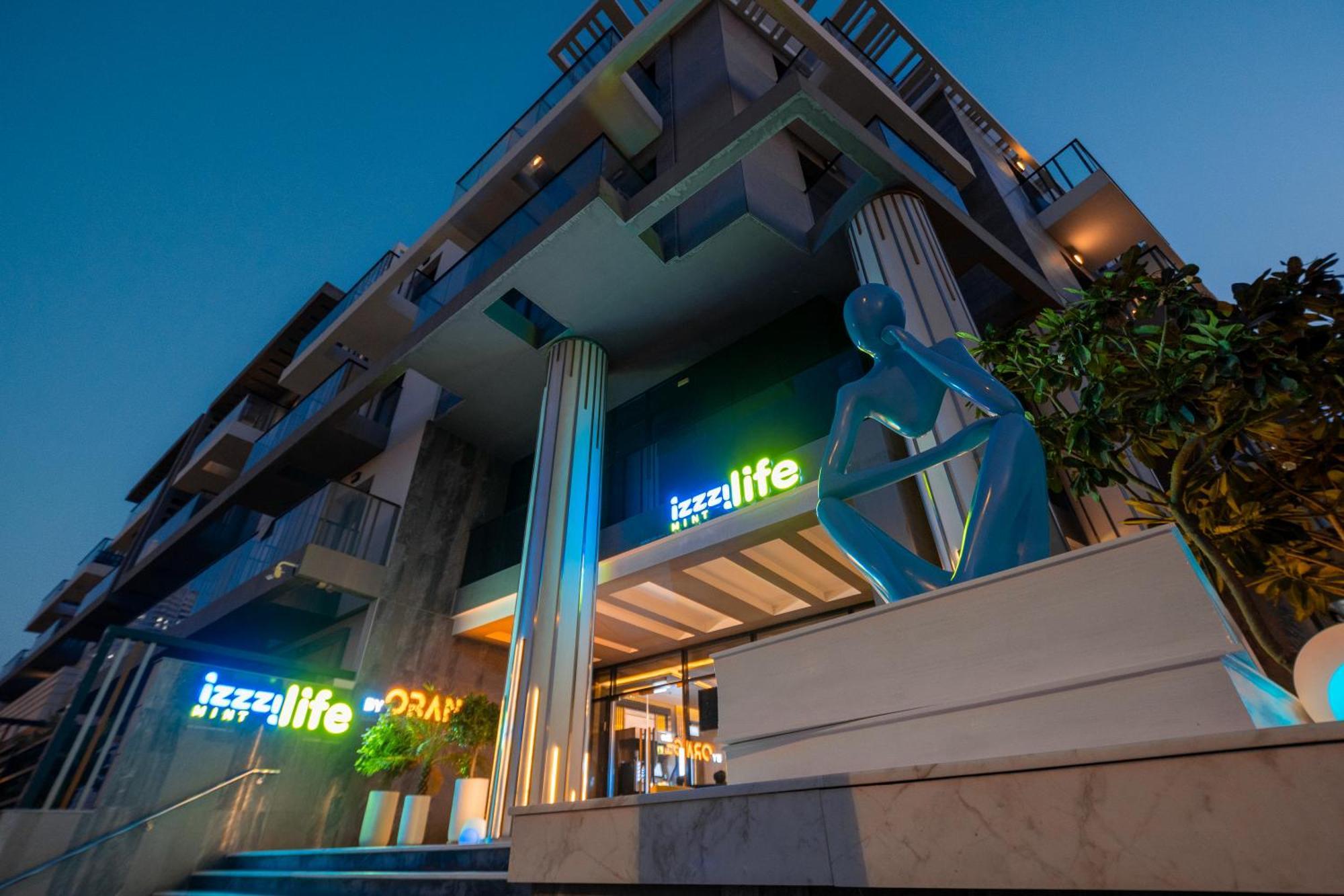 Izzzi Life Mint Aparthotel ดูไบ ภายนอก รูปภาพ